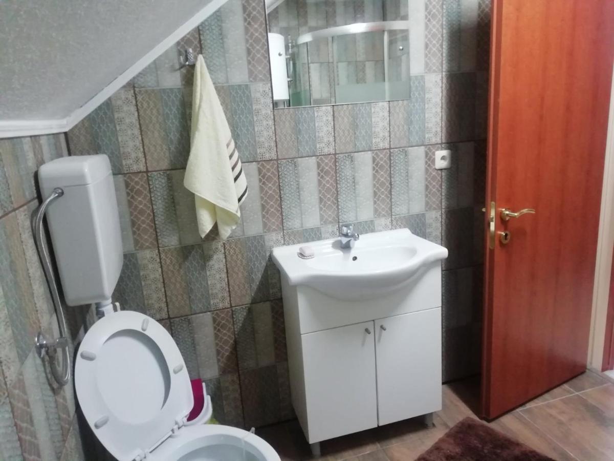 Apartman Salus Tuzla Bagian luar foto